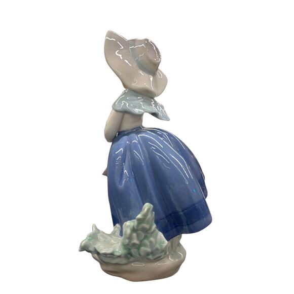 Vintage LLADRO Daisa Made In Spain "Pretty Pickings" Porcelain Figurine - Picture 3 of 6